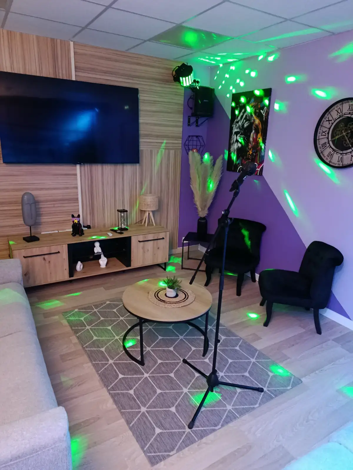 Une salle de karaoké, adaptée à tous vos groupes !